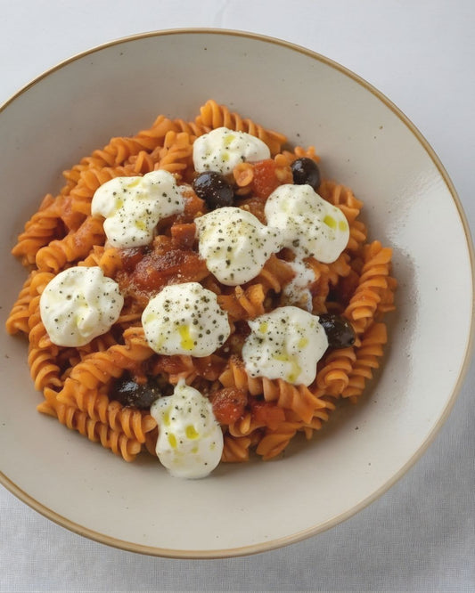 Fusilli mediterranei con pomodoro, burrata e olive 🍅🫒✨
